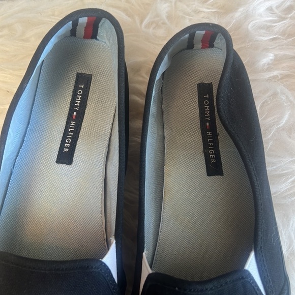 Tommy Hilfiger Black & White Initials Lucey Sneaker Size 8.5 - Picture 8 of 12